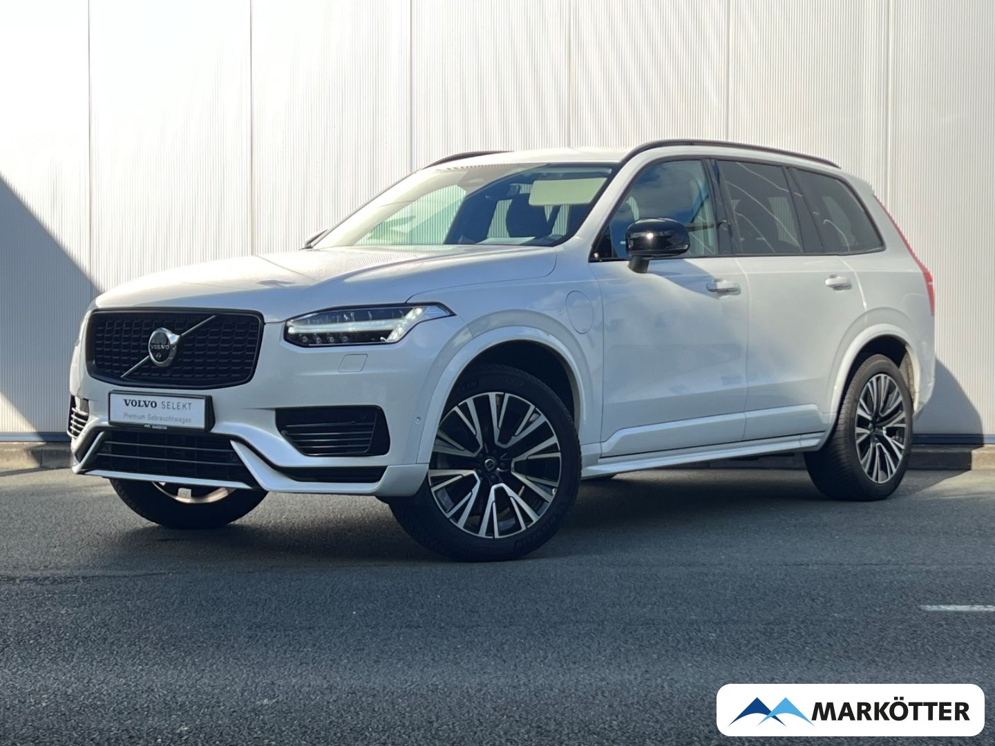 Volvo XC90 T8 AWD Plus Dark 7-Sitzer AHK/ACC/StandH/H&