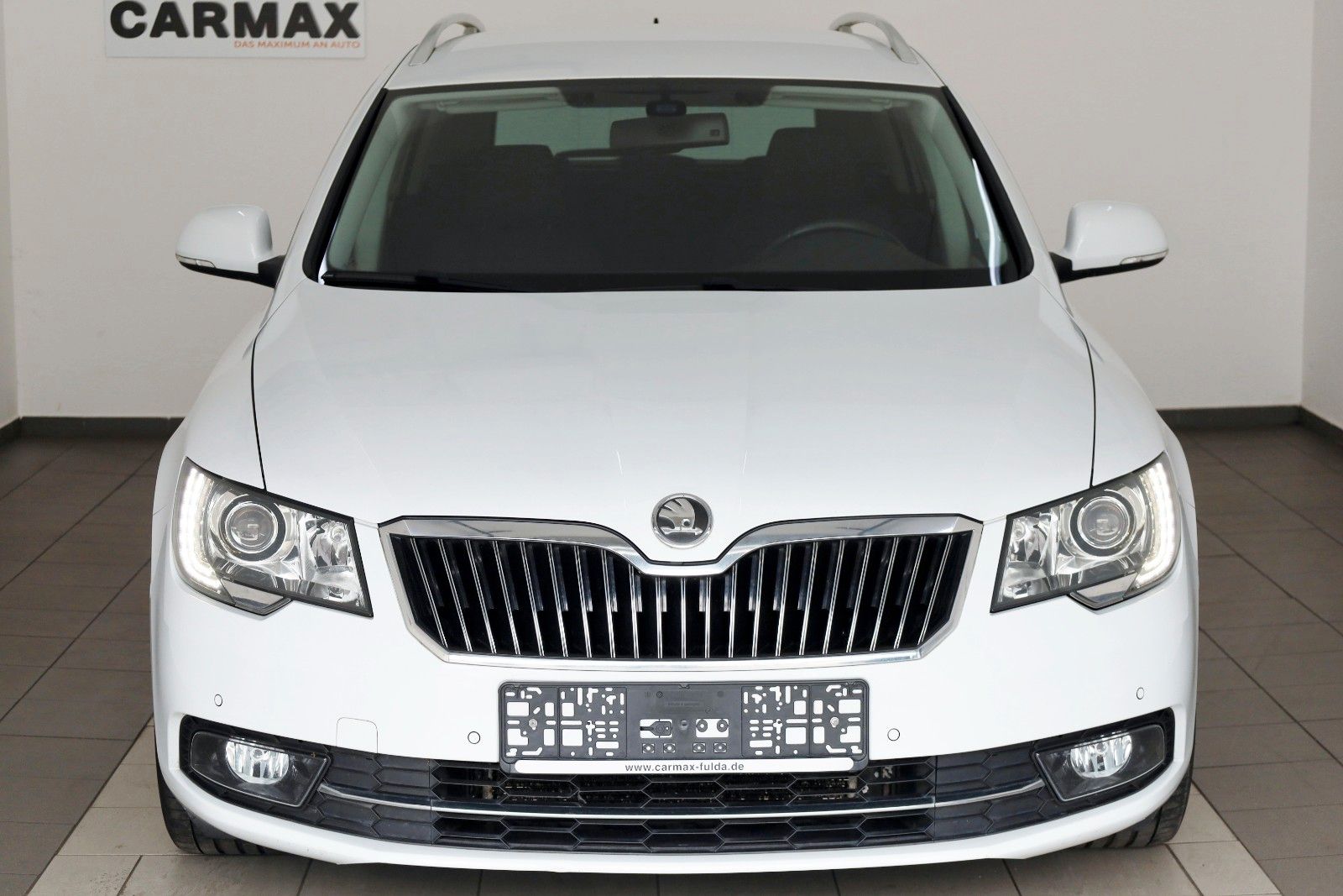 Fahrzeugabbildung SKODA Superb Combi Exclusive 4x4 Navi,Xenon,SH,PDC,+WR