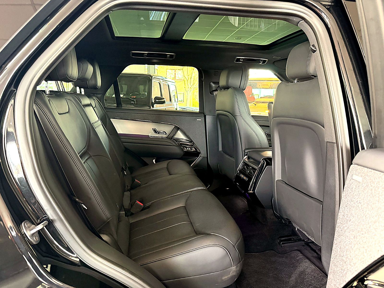 Fahrzeugabbildung Land Rover Range Rover Sport Dynamic SE/PANO/3D''KAMER/MERI