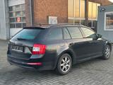 Skoda Octavia Combi Ambition 1.6 TDI*Navi*ALU*PDC - Skoda Octavia mit Diesel-Antrieb: Limousine, 1.6