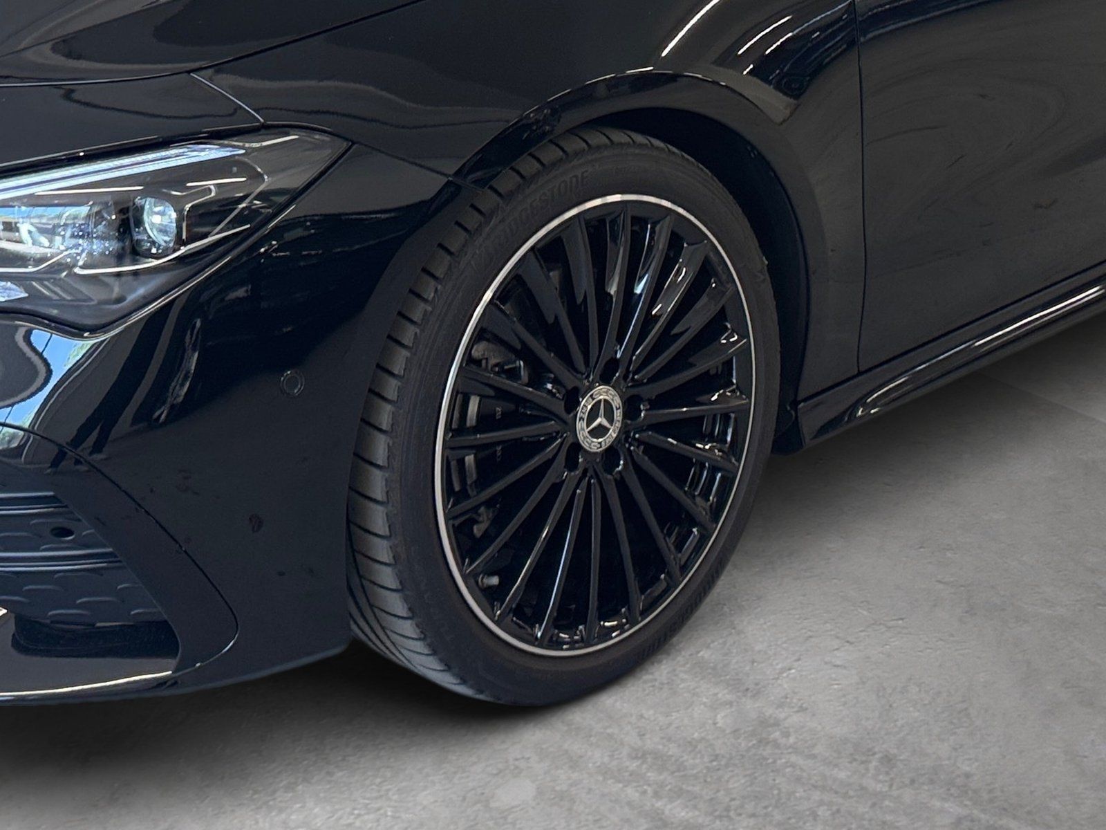 Fahrzeugabbildung Mercedes-Benz CLA 200 AMG PLUS*Pano*HUD*19"*MuBeam*Night*360°*