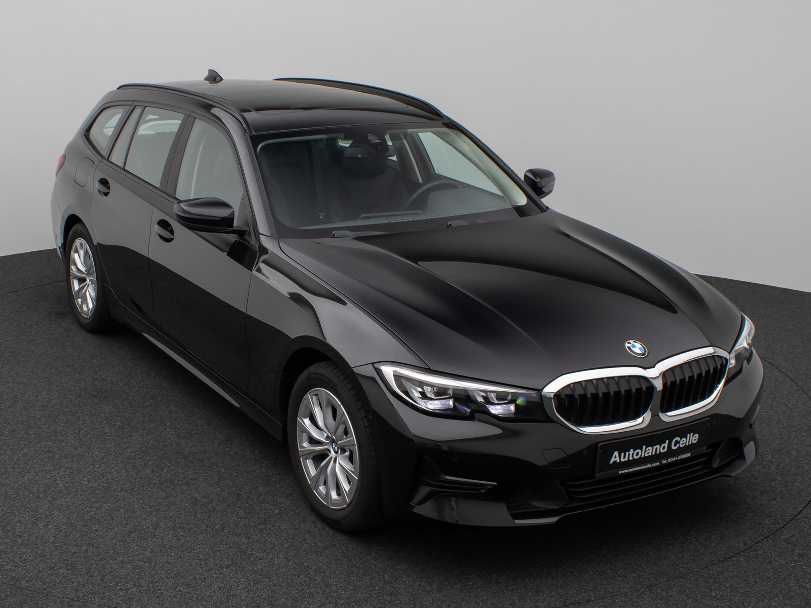 Fahrzeugabbildung BMW 318i GeschwindigReg DAB Alarm Kamera Sportsitz