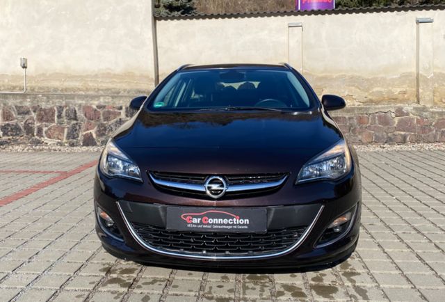 Opel Astra J Sports Tourer Exklusiv