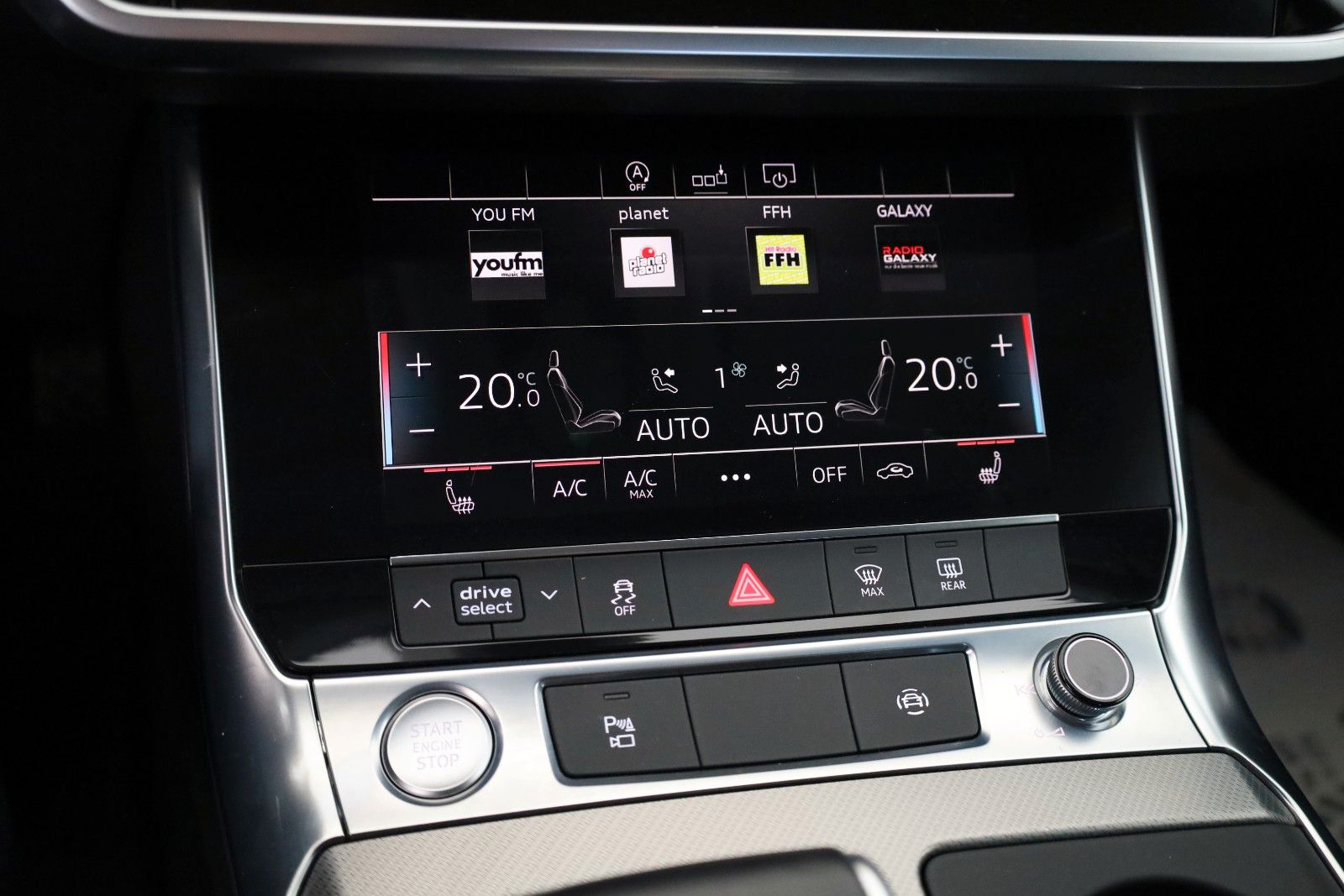 Fahrzeugabbildung Audi A6 Avant 40 TDI sport T.Leder,Navi,LED,ACC,SR+WR