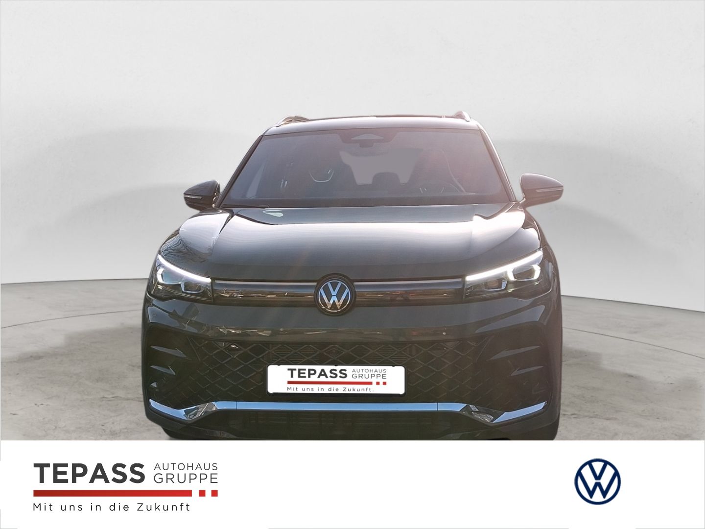 Volkswagen Tiguan 1.5 eTSI DSG R-Line 19 PANO AHK HUD imagem 2