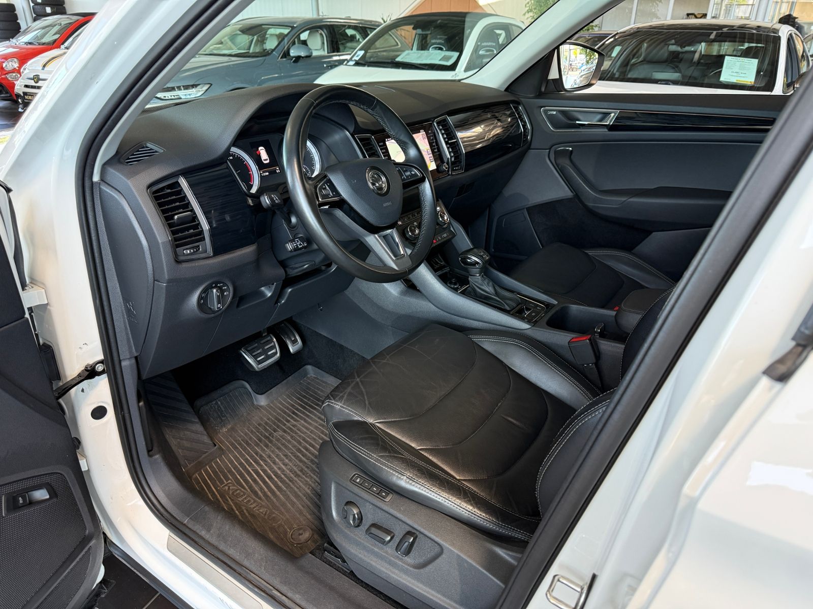 Fahrzeugabbildung SKODA Kodiaq Style 4x4 AHK ACC StHZ CANTON LEDER MEMO