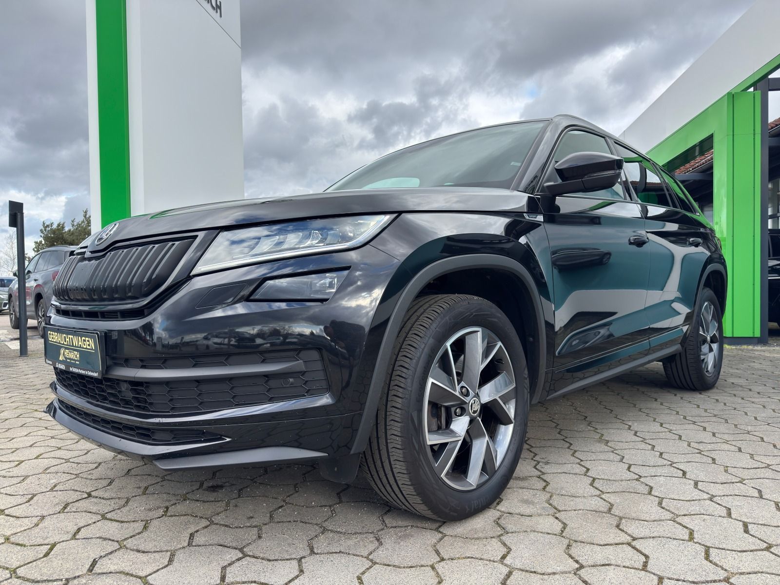 Fahrzeugabbildung SKODA Kodiaq Sportline 4x4*RFK*AHK*eHeck