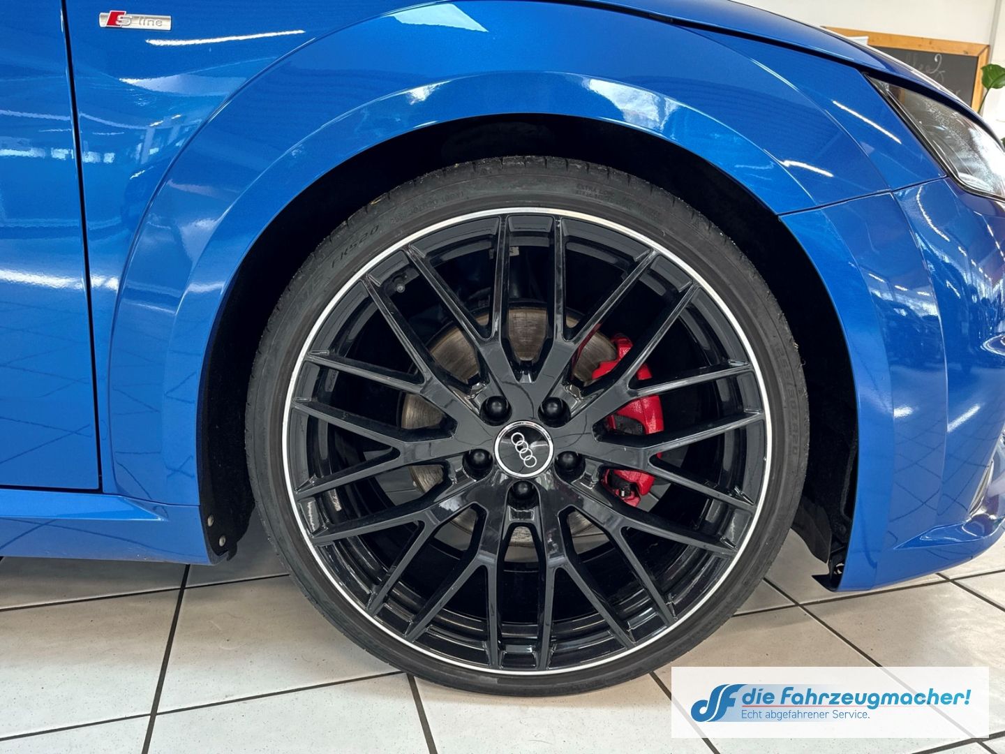 Fahrzeugabbildung Audi TT Coupe 2.0 TFSI quattro S line Sportpaket Lede