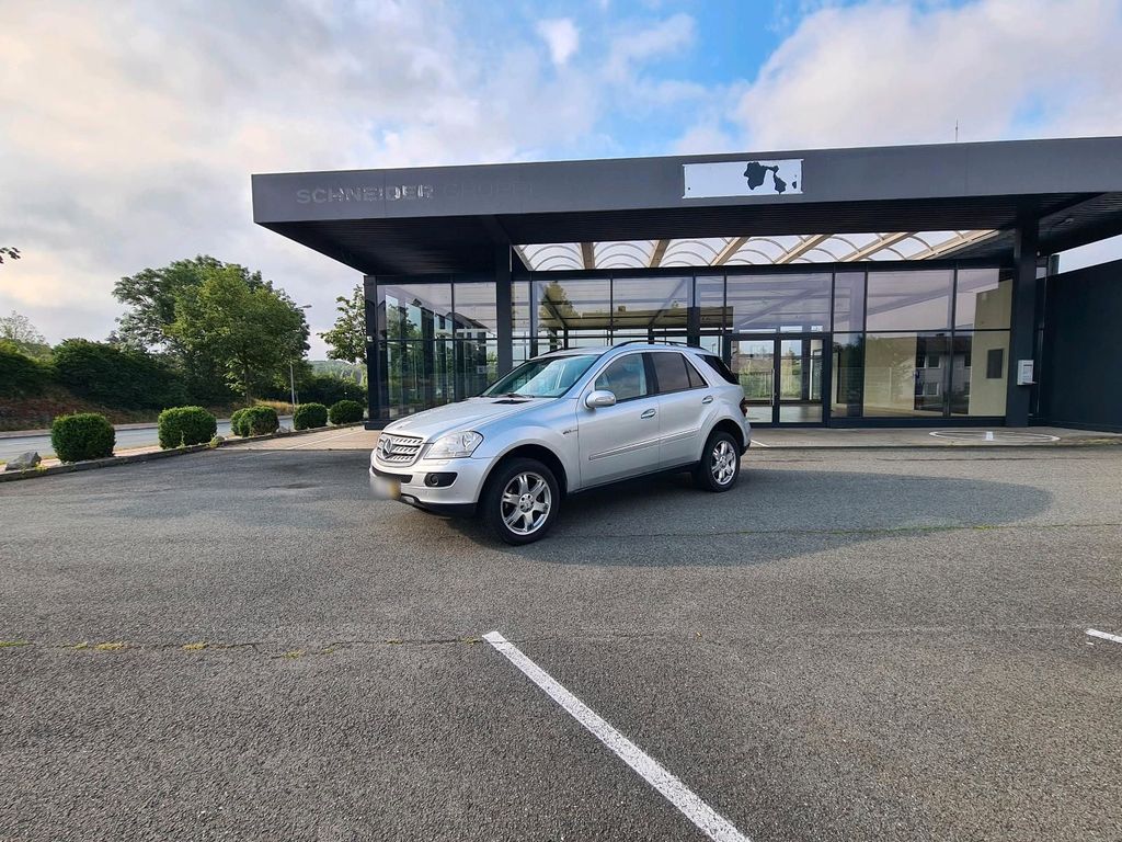 Image of Mercedes-Benz ML 320