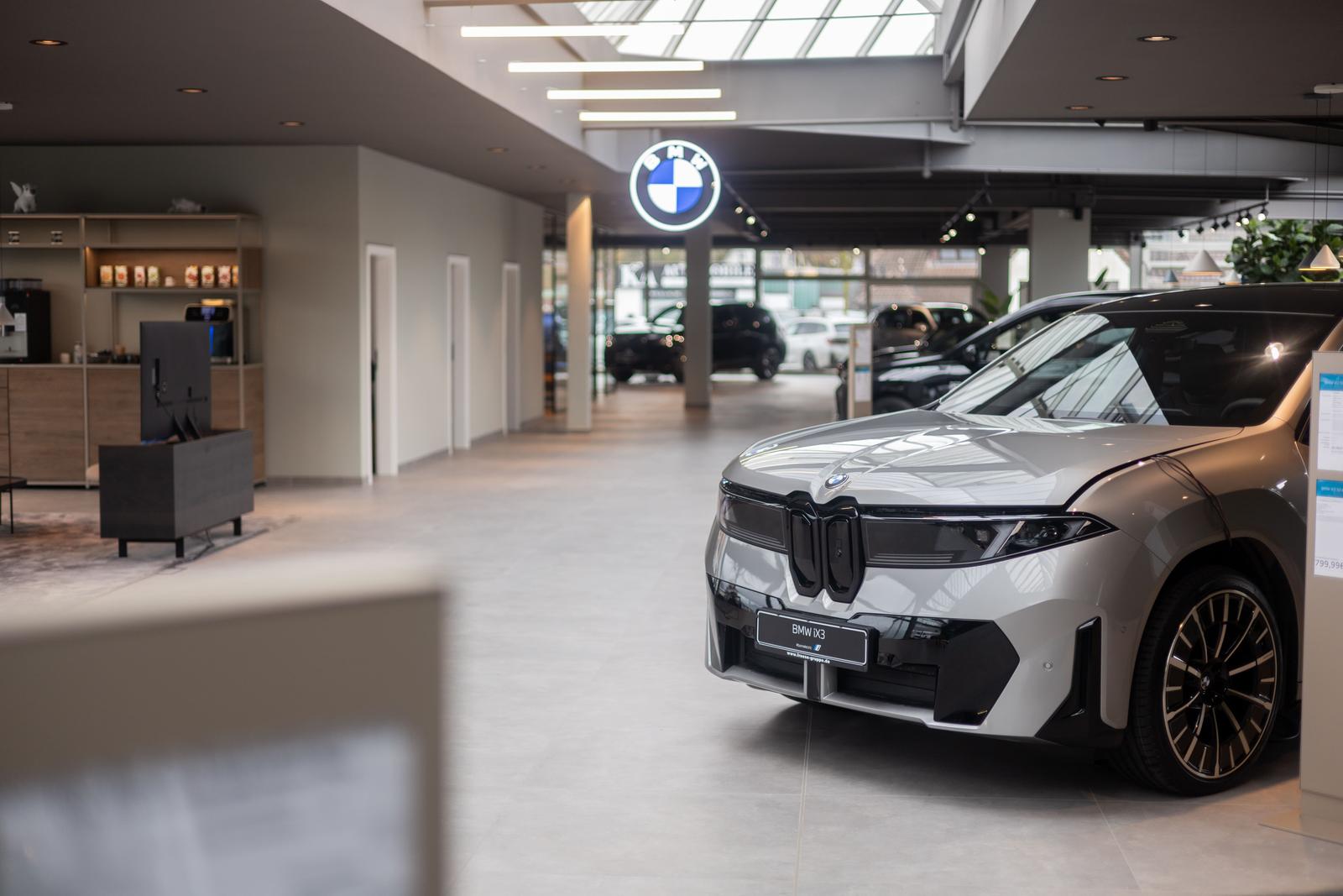 showroom-image-main