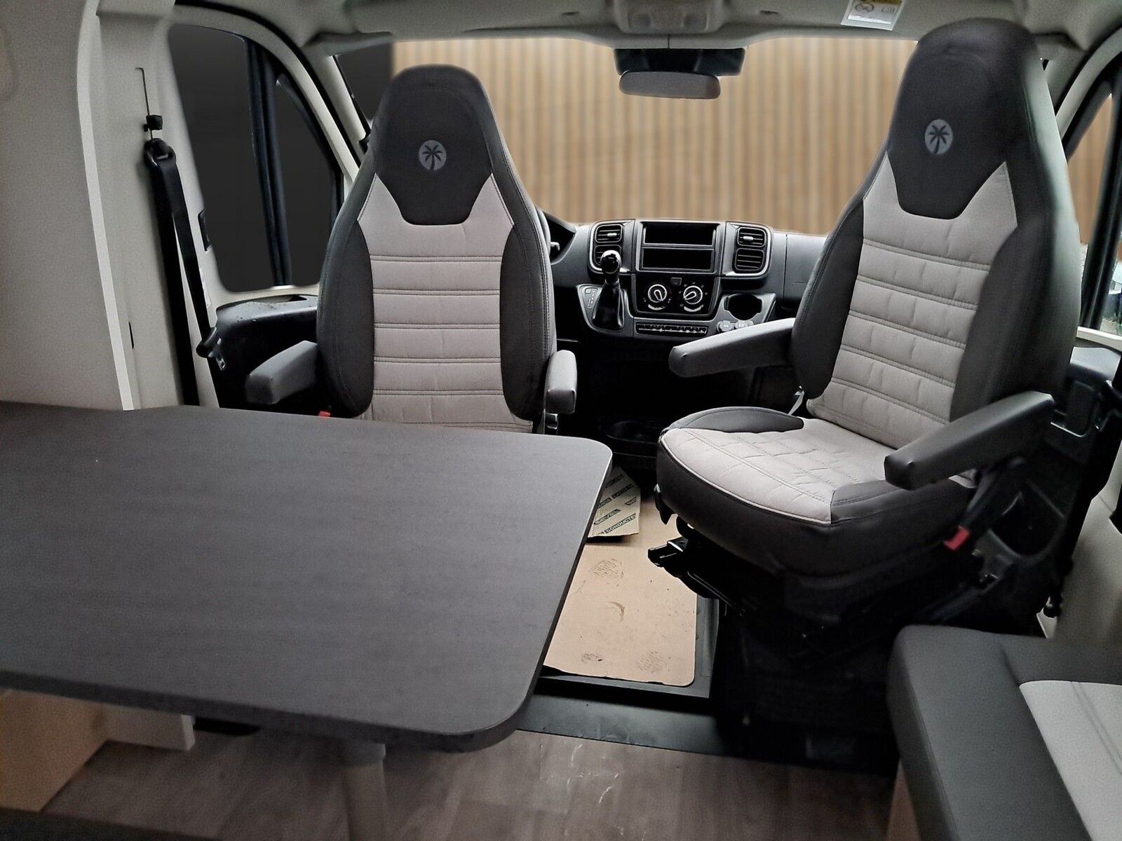 Fahrzeugabbildung Sunlight Adventure T 67 Automatik, Dörr Edition, TV
