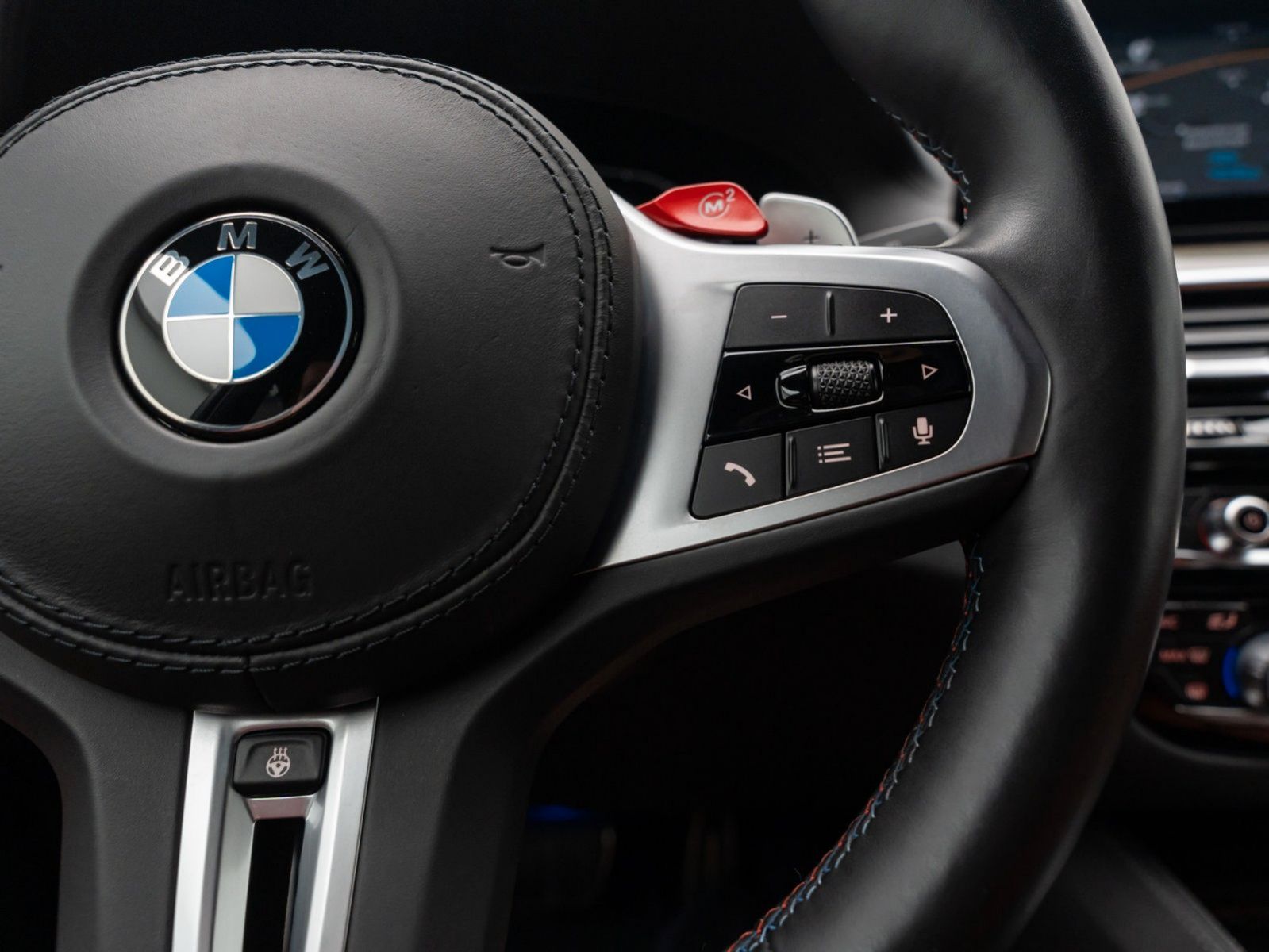 Fahrzeugabbildung BMW M5 B&W 360°HUD Massage SoftClose Belüftung Voll