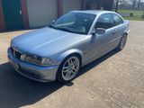 BMW E46 330i coupe Navi Memory Schiebedach - BMW 330 aus 2001: I