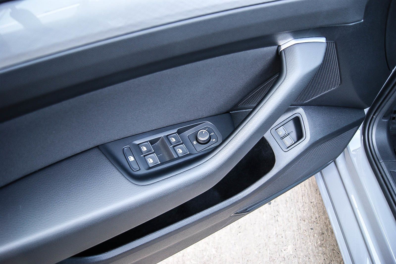 Fahrzeugabbildung Volkswagen Passat Variant HYBRID GTE iQ LED ACC NAVI 1.HAND