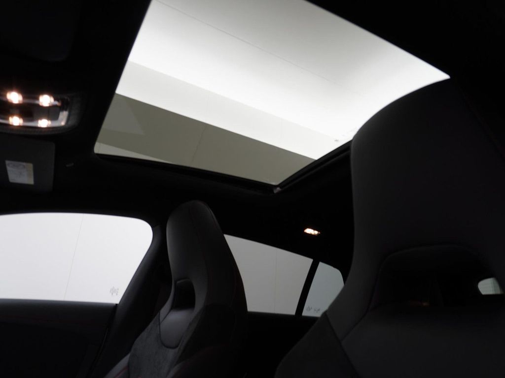 Mercedes-Benz CLA 180 Shooting Brake Star Edition AMG Line | P