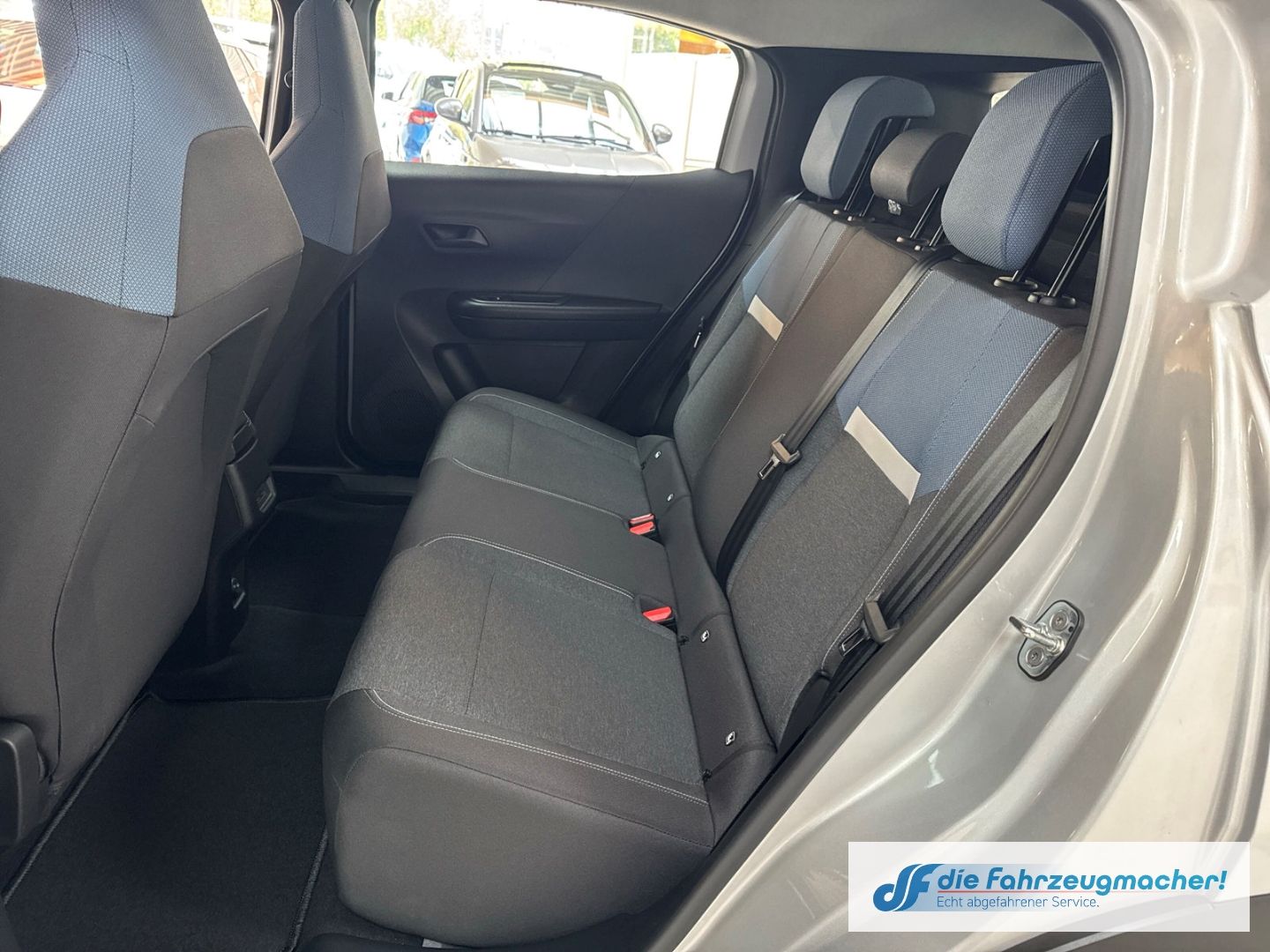 Fahrzeugabbildung Opel Frontera Electric Edition 83 kW Digitales Cockpi