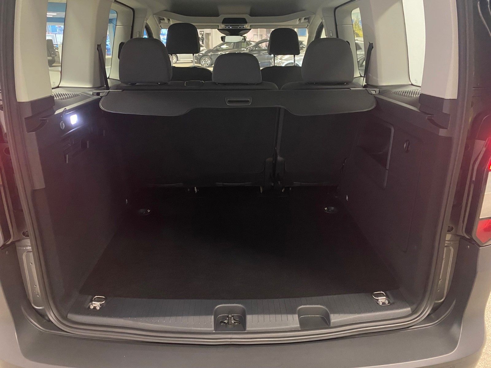 Fahrzeugabbildung Volkswagen Caddy 1.5 TSI DSG Edition+Garantie 2030++KAMERA+