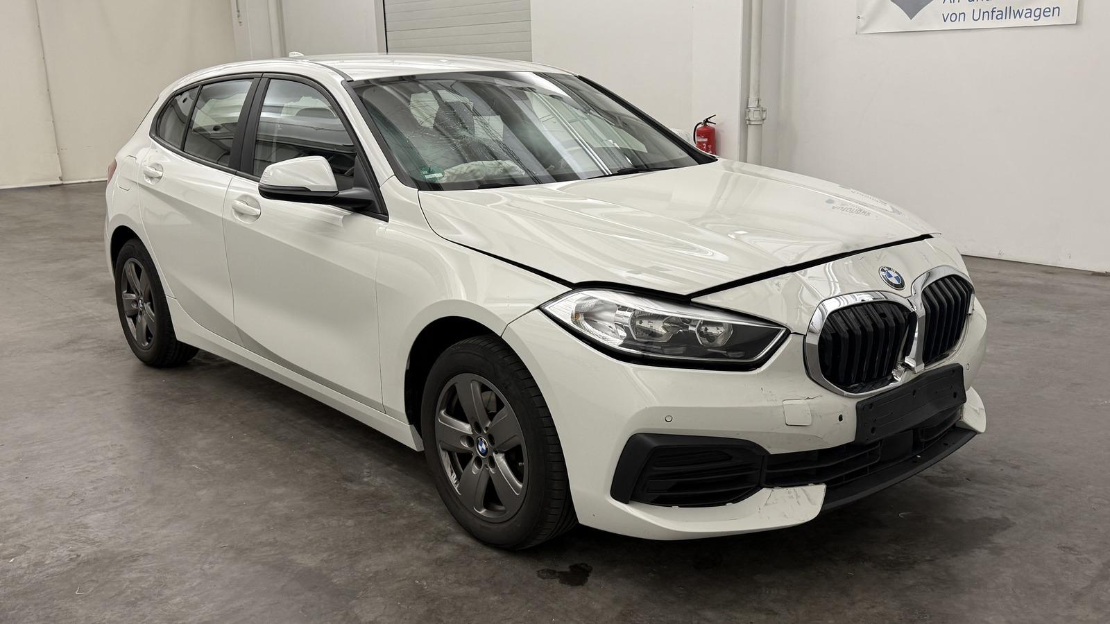 BMW 118i Advantage *Navi*SHZ*PDC*