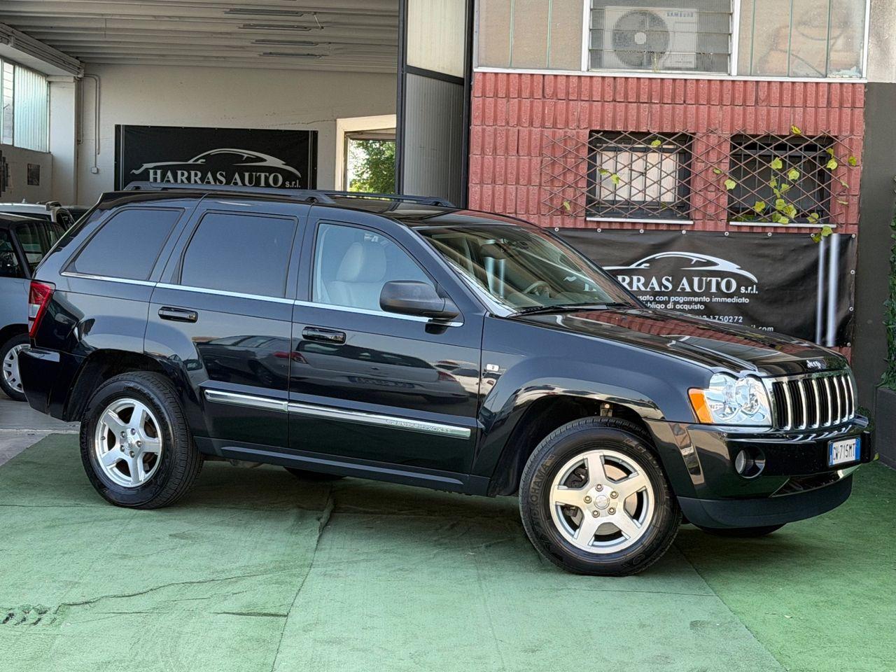 Jeep Grand Cherokee 2005 — rear view