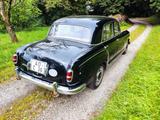 Mercedes-Benz 220s  Oldtimer - Mercedes-Benz 220 mit Benzin-Antrieb: Limousine