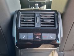 Fahrzeugabbildung Skoda Superb Combi Sportline iV Navi LED ACC AHK 360°