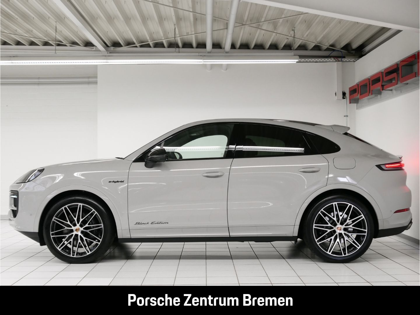 Porsche Cayenne E-Hybrid Coupe Black Edition Sportabgas imagem 2