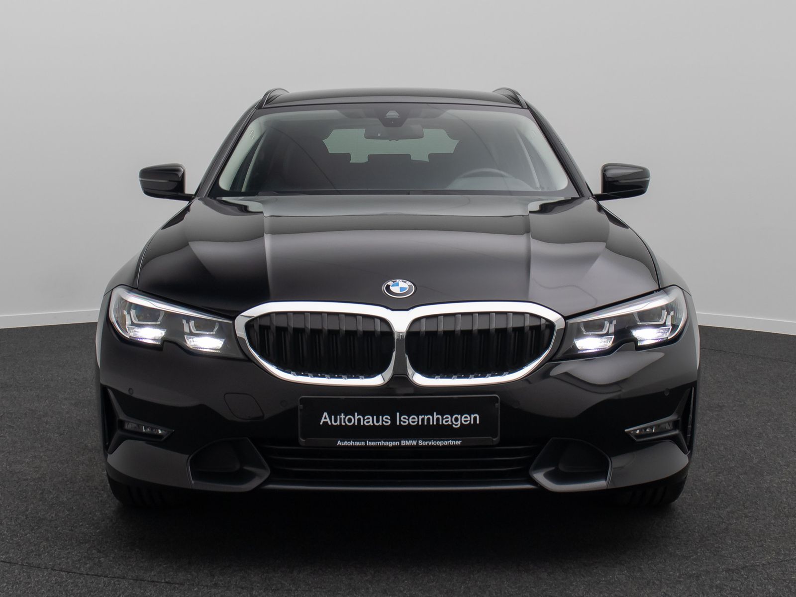 Fahrzeugabbildung BMW 320d Sport Line DAB Alarm PDC GeschwindigReg 17"