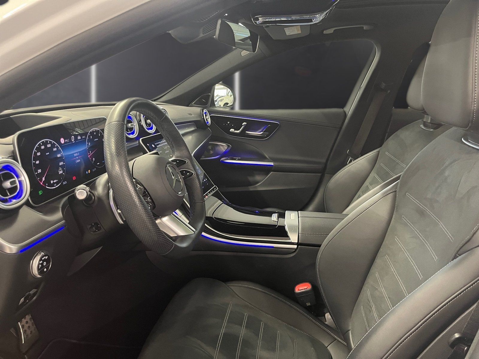 Fahrzeugabbildung Mercedes-Benz C 200 T AMG PLUs*Pano*HUD*AHK*Distro*Night*360°*