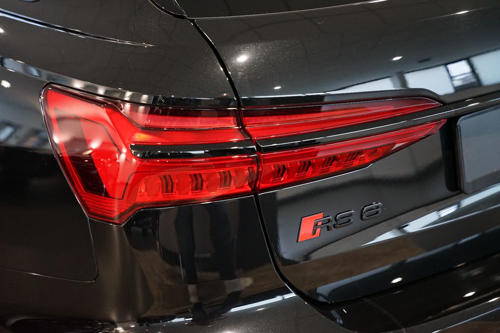 AUDI RS6 performance | RS-Designpaket+ | Pano | HuD AUDI RS6 performance | RS-Designpaket+ | Pano | HuD