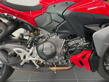 Ducati Streetfighter V2S