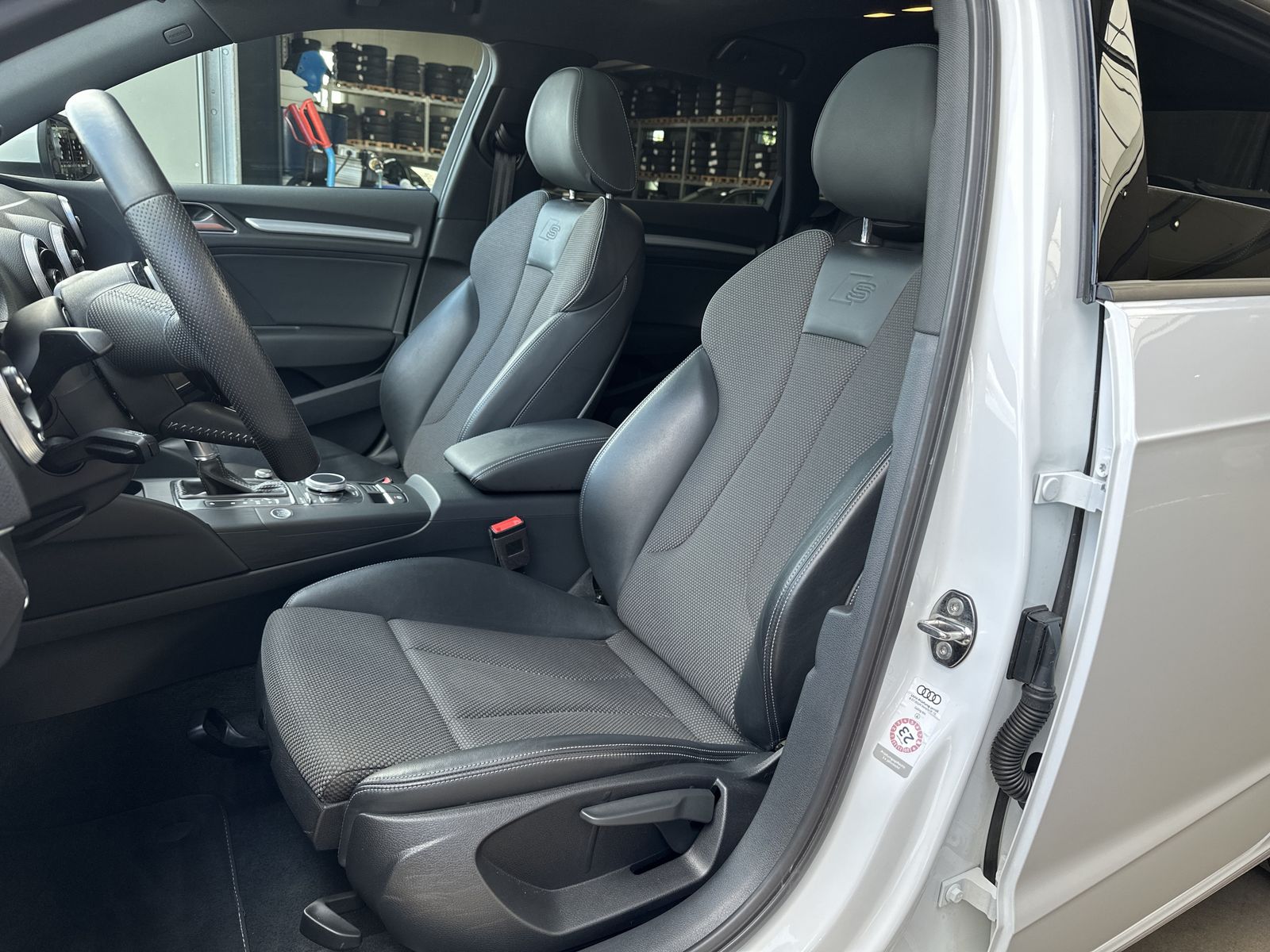 Fahrzeugabbildung Audi A3 SpB 35 TDI S-Line NAV+XENON+PANO+VCOCK+TEMP