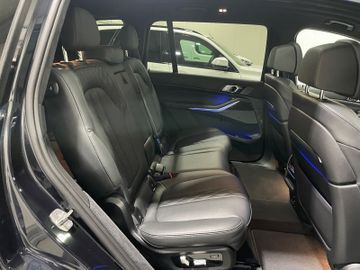 BMW X7 - 12