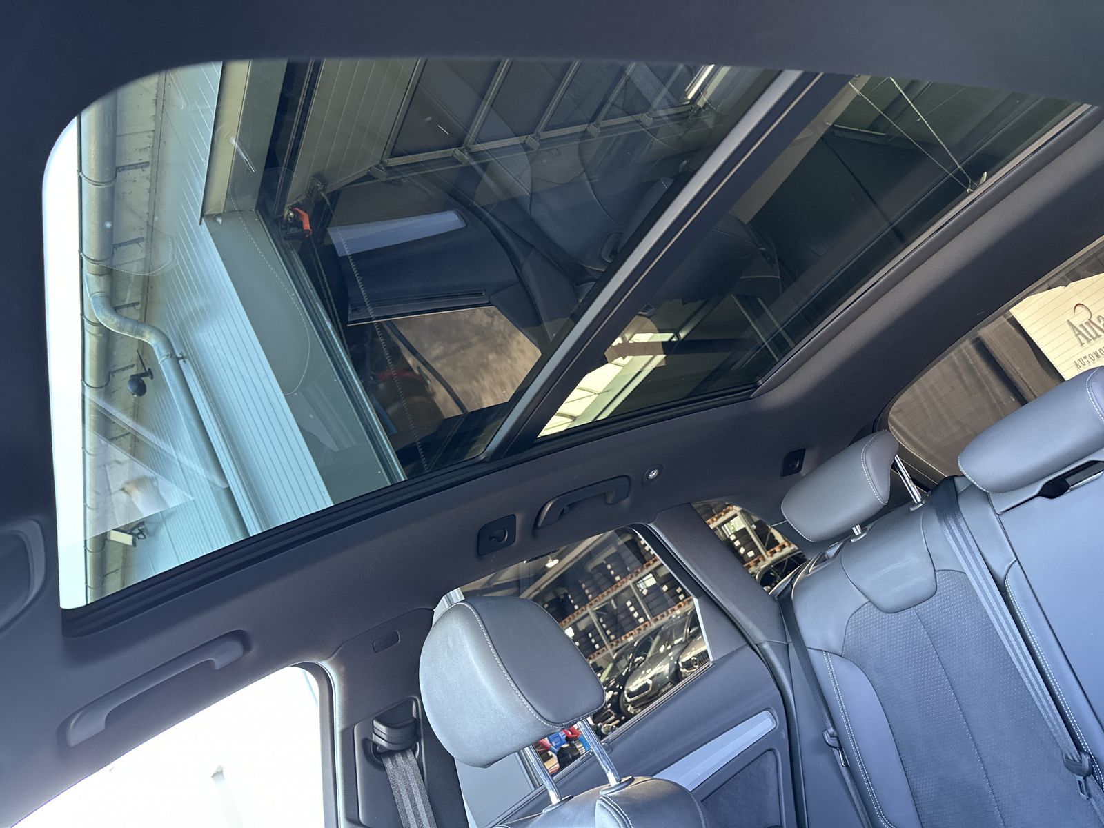 Fahrzeugabbildung Audi Q5 40 TDI Qu S-Line NAV+LED+VCOCKPIT+PANO+19ZOLL