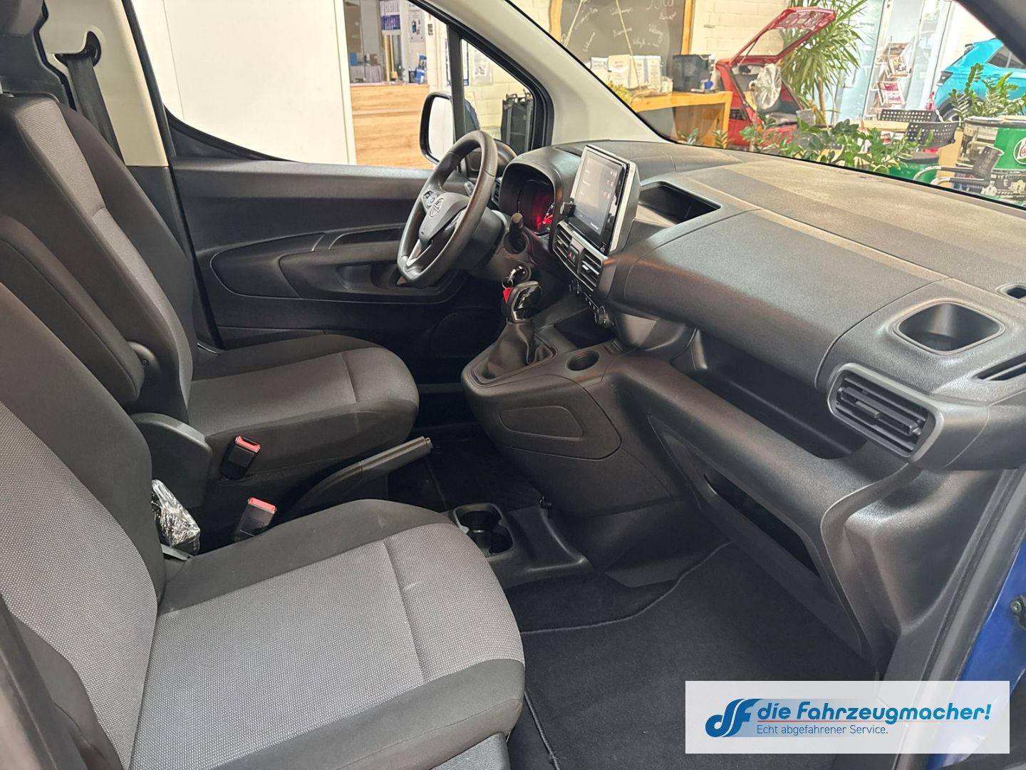 Fahrzeugabbildung Opel Combo E Cargo Maxi Edition L2 XL 1.5D Klima EU6d