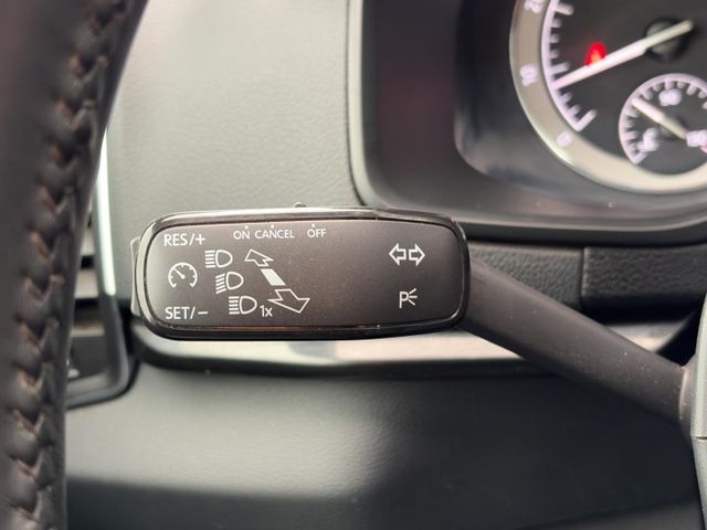 Skoda Karoq Style 1.5 TSI °LED°Navi°AHK°SHZ°RFK°PDC°