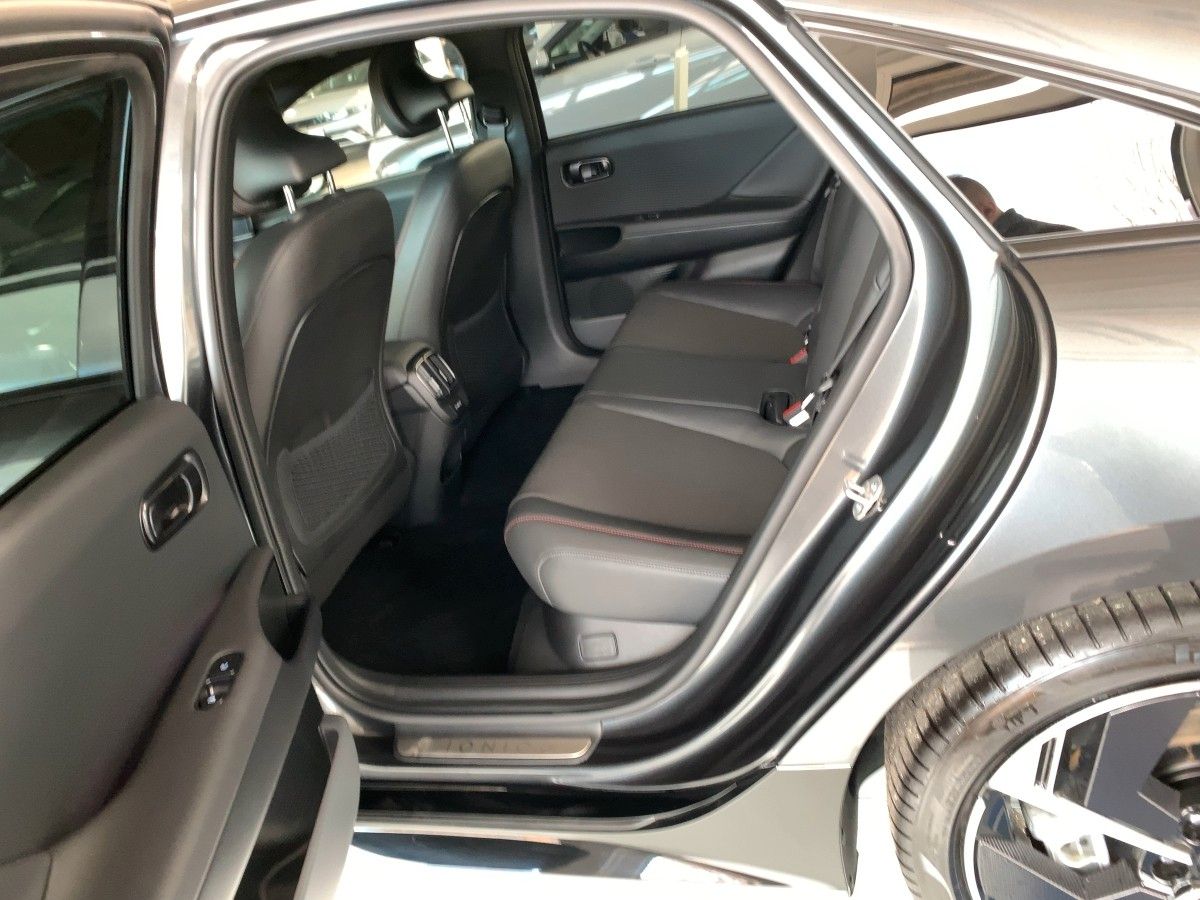 Fahrzeugabbildung Hyundai IONIQ 6 84kWh 239kW Allradantrieb N Line*