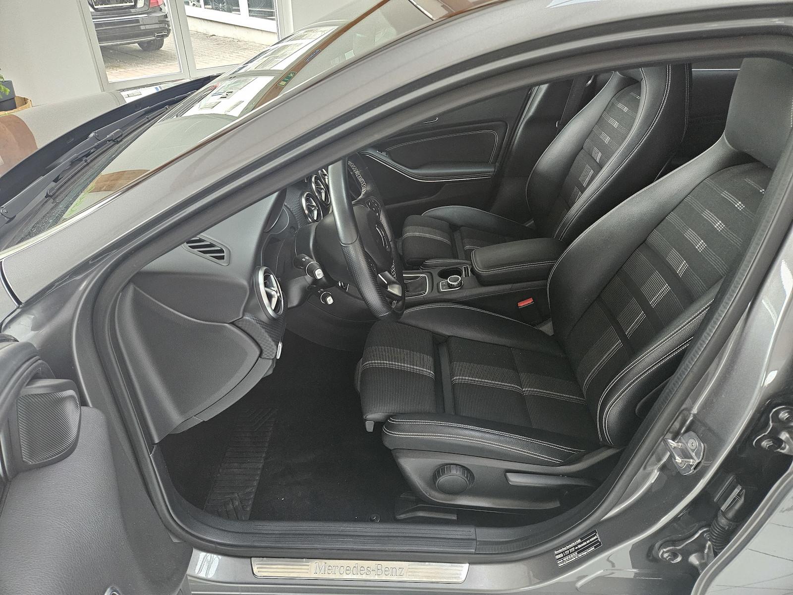 Mercedes-Benz A 250 Urban LED RFK Navi SHZ Teilleder PARK-ASS.