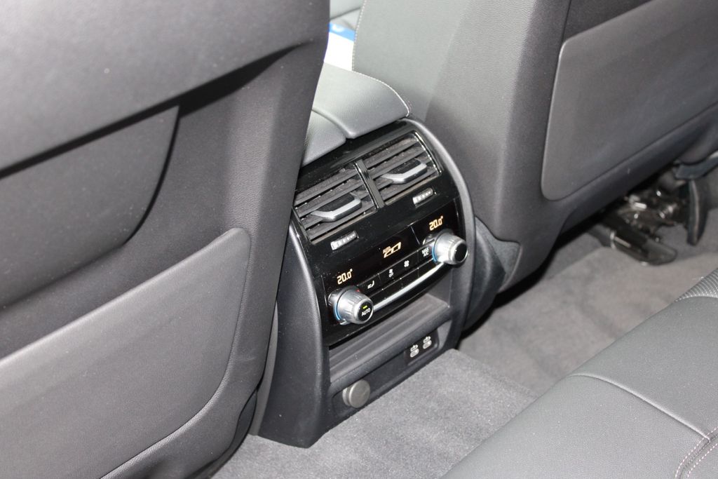 BMW 520d xDrive Touring AUT LED AHK NAVI LEDER LIVE
