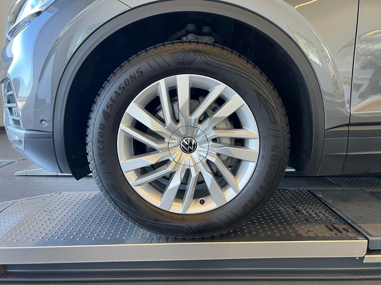 Fahrzeugabbildung Volkswagen Touareg 3.0 TDI 4MOTION *AHK, LED, Luft, ACC, 19