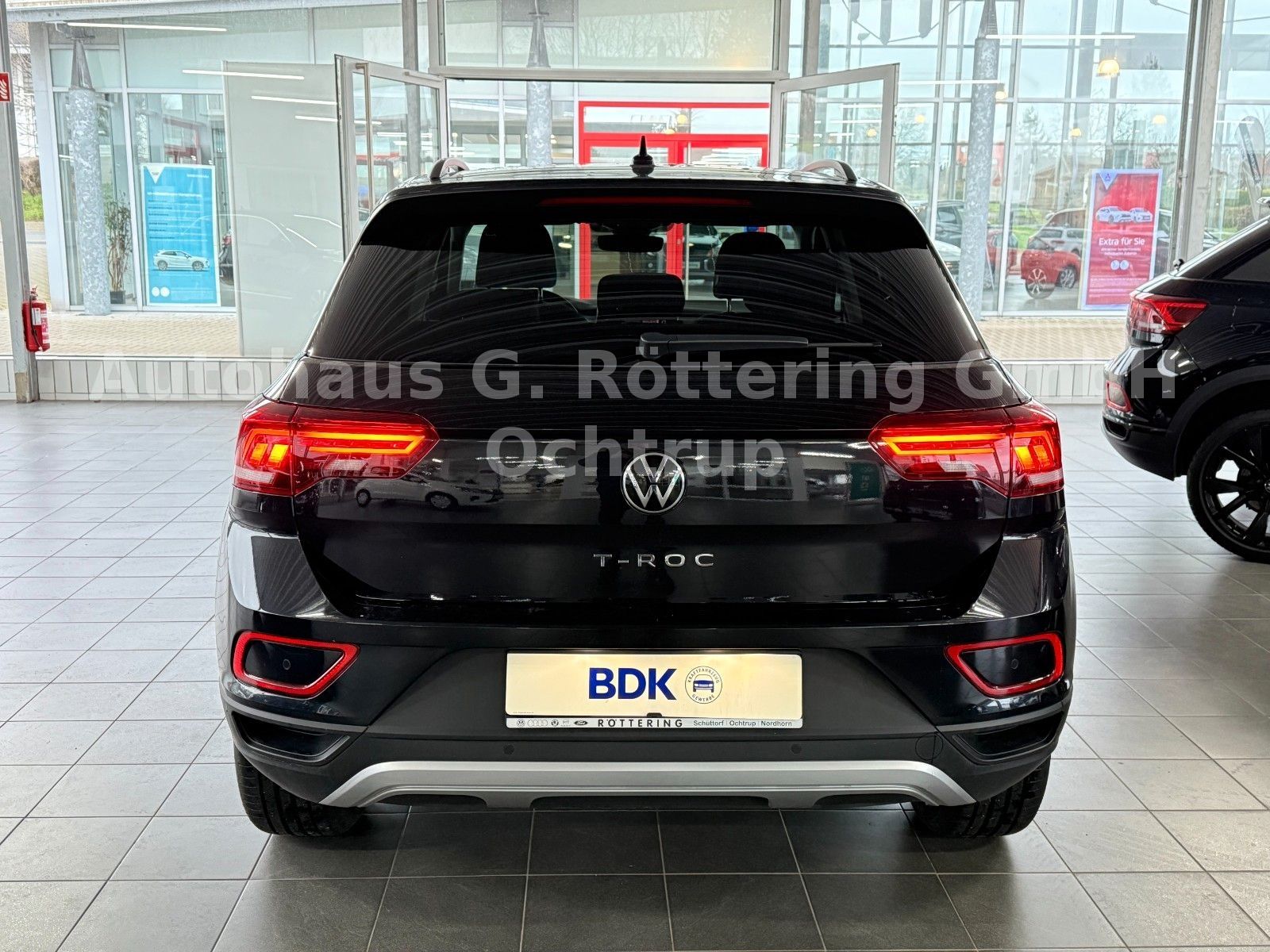 Fahrzeugabbildung Volkswagen T-Roc Move 1.5 TSI DSG LED+NAV+PDC+APP+SHZ+KAM