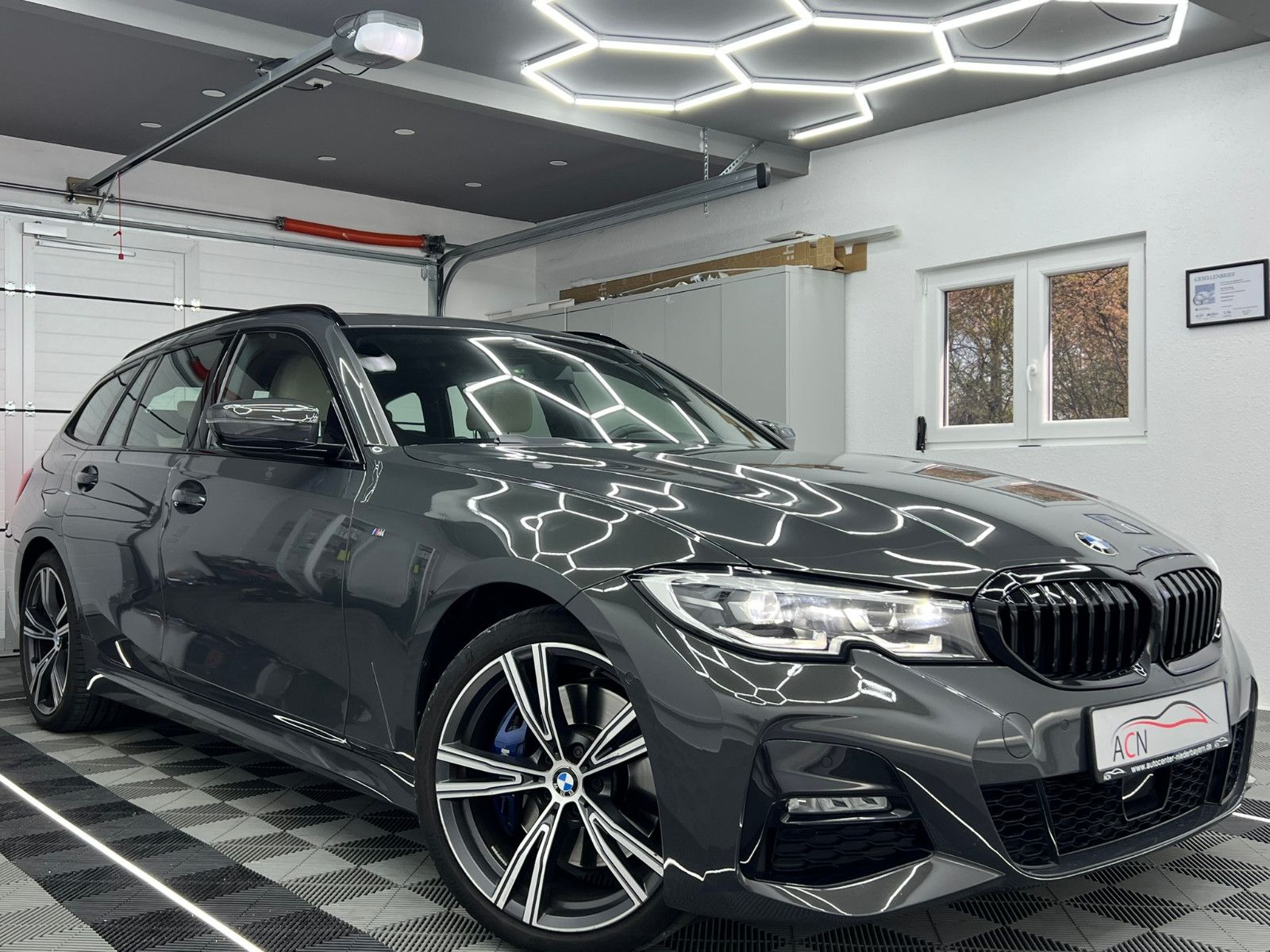 Fahrzeugabbildung BMW 330 i xDrive M SPORT/PANO/STHZ/ACC/DRAVITGRAU