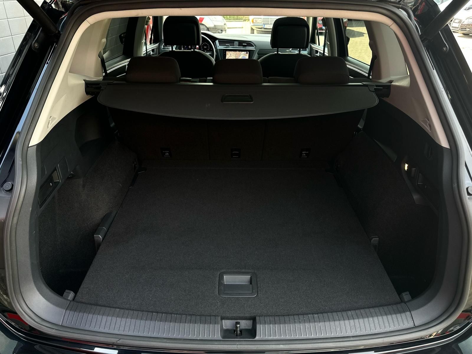 VW Tiguan Allspace 2.0TDI HIGHLINE 4M LED#HUD#PANO - Image 7