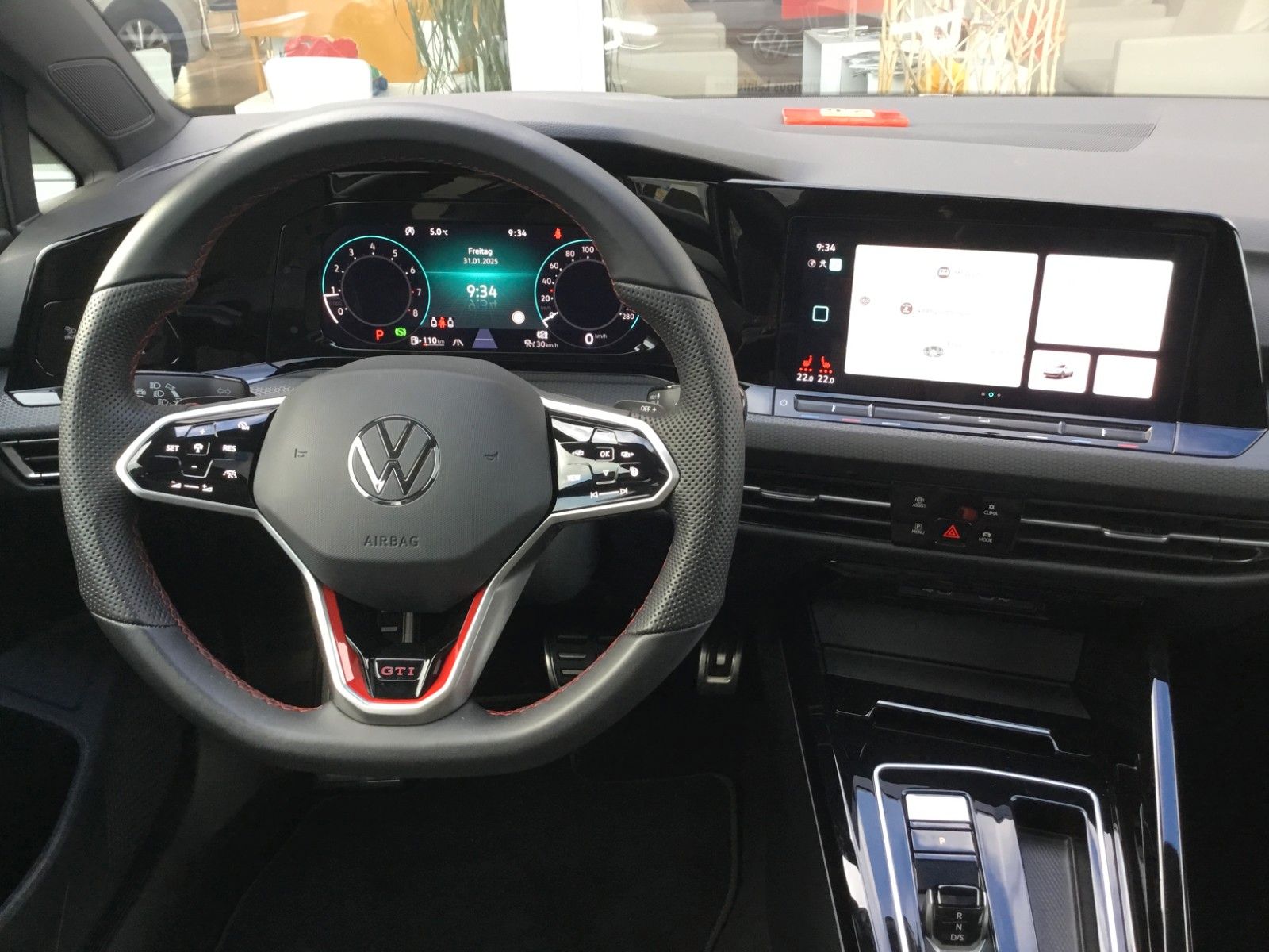 Fahrzeugabbildung Volkswagen Golf 2.0 TSI DSG GTI+Pano+18"+IQ Light