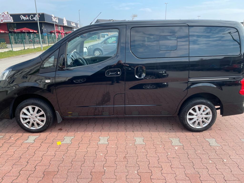 Image of Nissan NV200