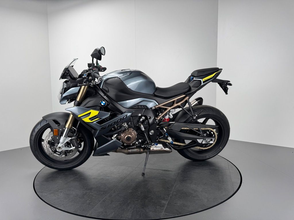 Fahrzeugabbildung BMW S1000 R *VOLLAUSSTATTUNG *SCHMIEDERÄDER