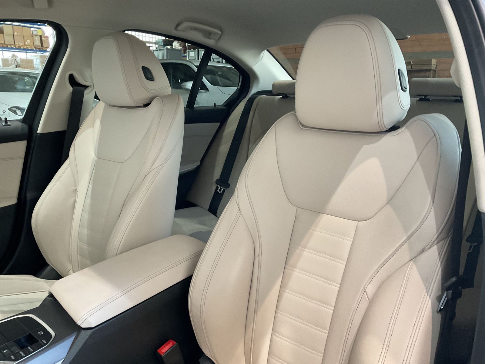 Fahrzeugabbildung BMW 320i xDrive 19" LMR | Sportsitze | Standheizung