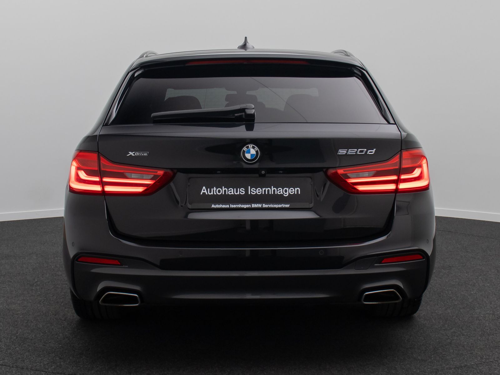 Fahrzeugabbildung BMW 520d xD M Sport Individual 360&deg;HUD HiFi Panorama