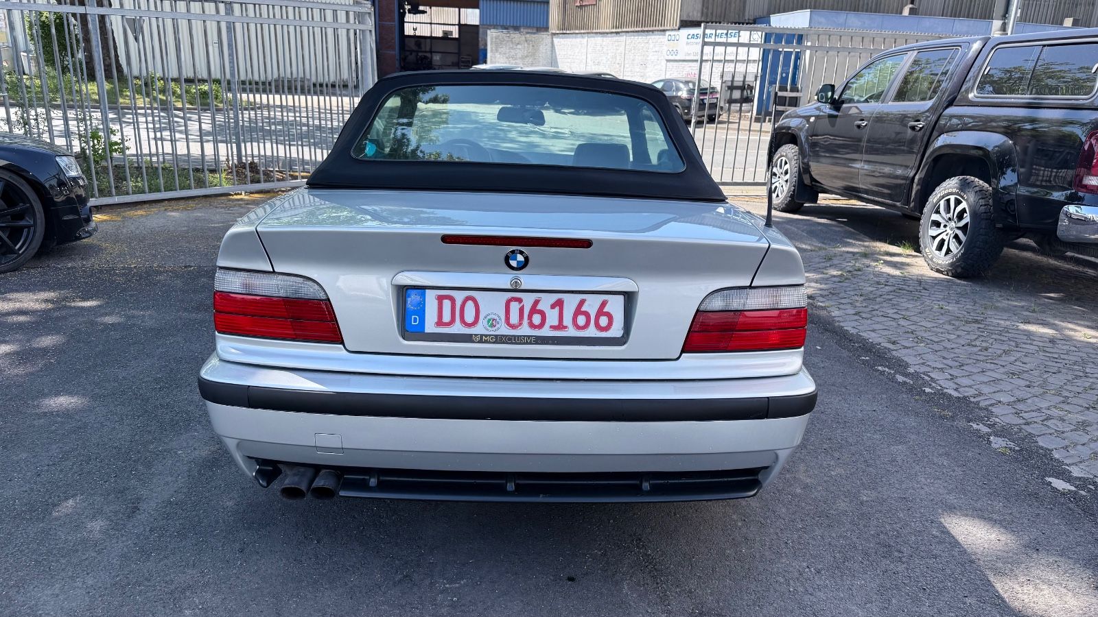 Fahrzeugabbildung BMW 320i Cabrio Sport Edition