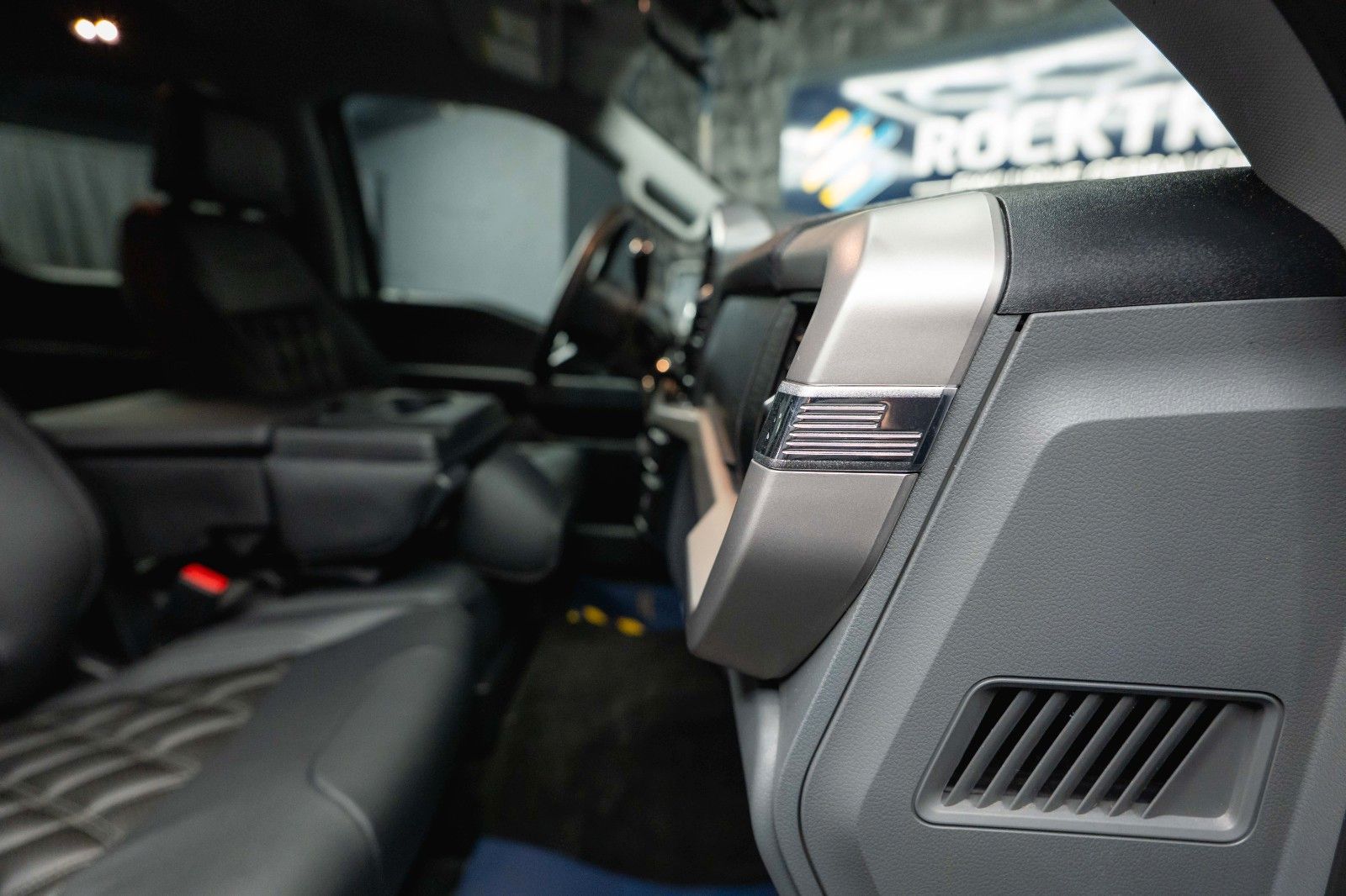 Fahrzeugabbildung Ford F150 5.0L V8 4x4 Offroad SuperCrew RAPTOR 19%