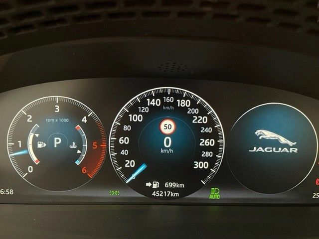 Fahrzeugabbildung Jaguar XJ 30d Luxury mit 4 Zonen Klimaautomatik